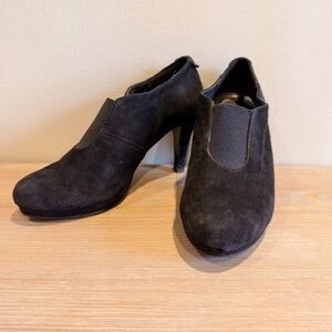 Anne Klein Black Heeled Short Booties
